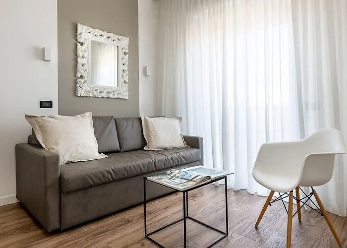 里托拉尼奥套房酒店 4*